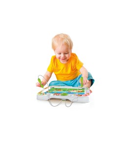 Εξυπνούλης Ηλεκτρονικός Παντογνώστης Montessori - παιδάκι που παίζει
