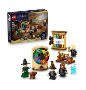 LEGO® Harry Potter™ Hogwarts Castle: Sorting Hat™ Ceremony - κουτί με περιεχόμενα
